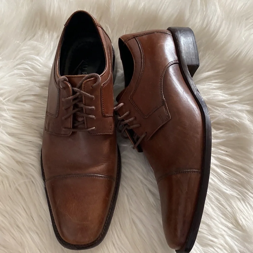 Johnston & Murphy brown leather Oxford shoes